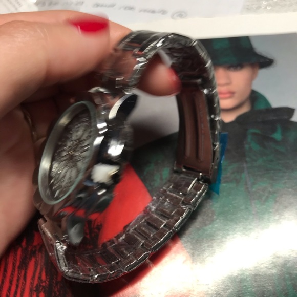 Silver tone Fashion Watch - Picture 5 of 7